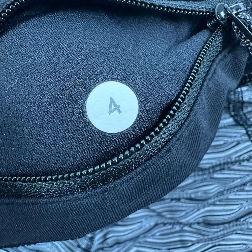 Lululemon Run: Inspire Crop II All Luxtreme Textured Wave Black Silver Spoon 4